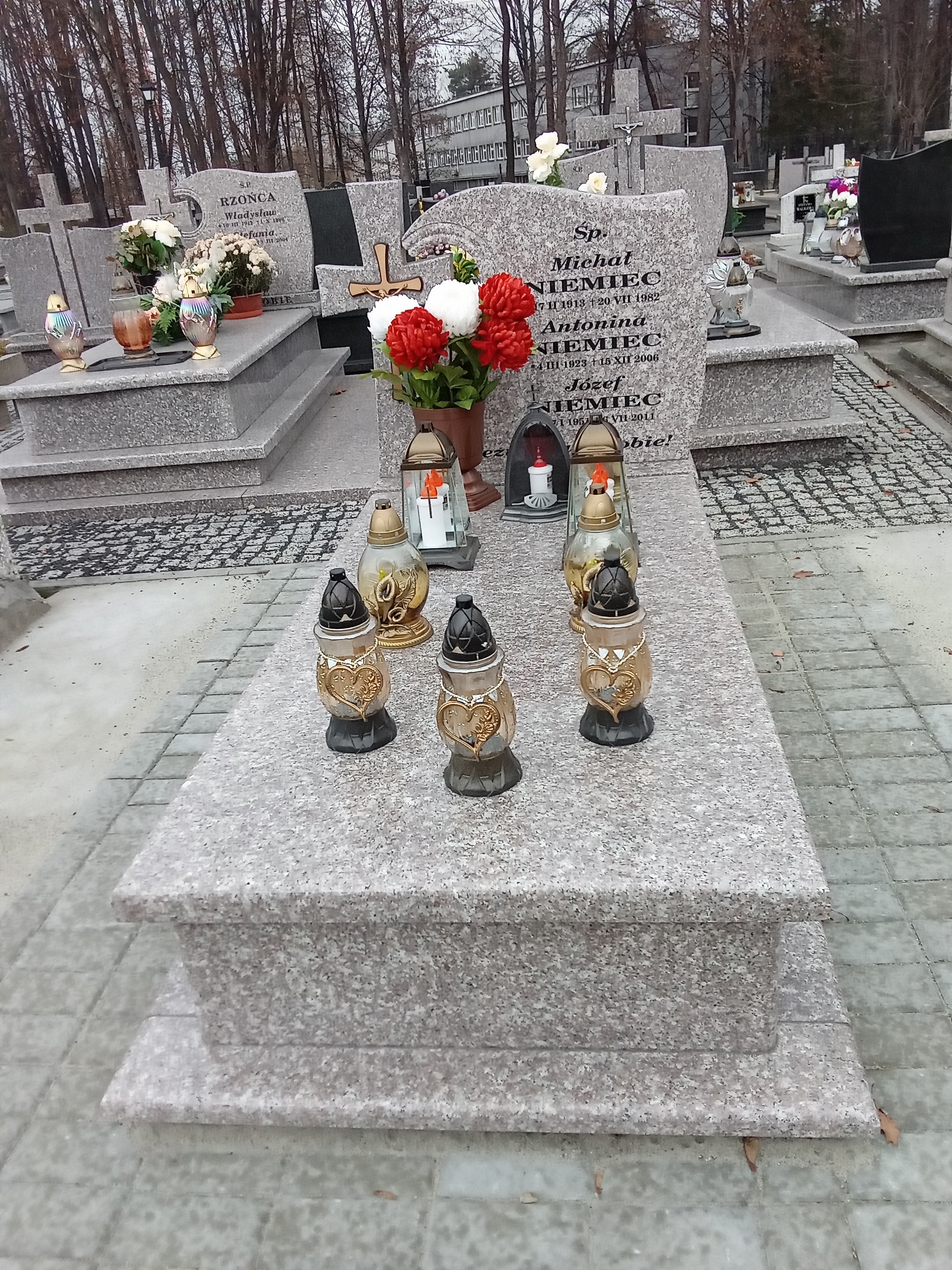 Antonina Niemiec 1923 Nowy Sącz Biegonice - Grobonet - Wyszukiwarka osób pochowanych